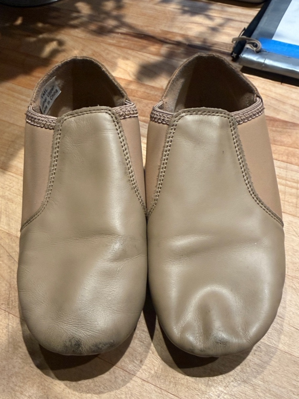 Kids Jazz Dance Shoes in Tan size 1